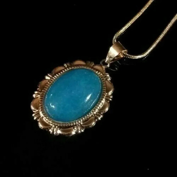 Handmade Turquoise Mountain Jade Oval Gemstone Pendant Necklace 18K Gold Plated - Picture 1 of 1